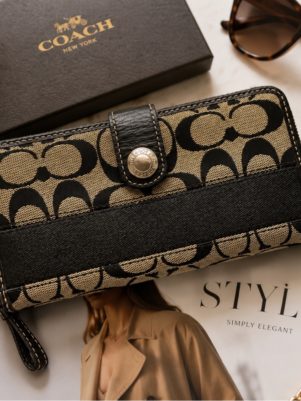 Coach Canvas Signature Wallet in Black & Tan